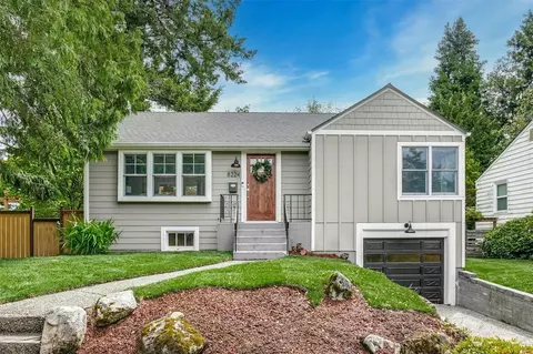 8224 36th Ave NE, Seattle, WA 98115