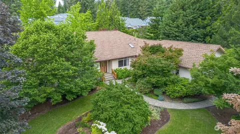 70 E Hofaker Rd, Allyn, WA 98524