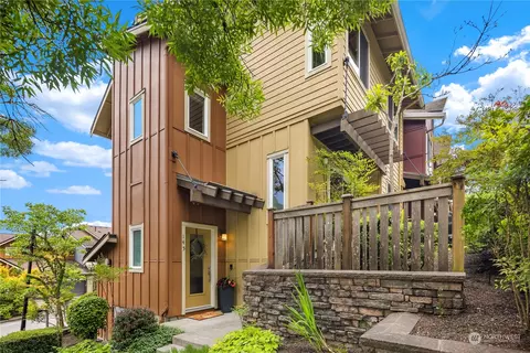145 Sky Ridge Rd NW, Issaquah, WA 98027