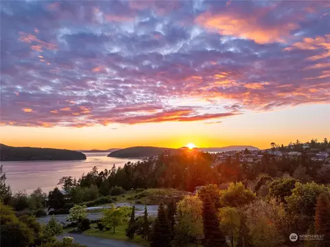 4301 Marine Crest Pl, Anacortes, WA 98221
