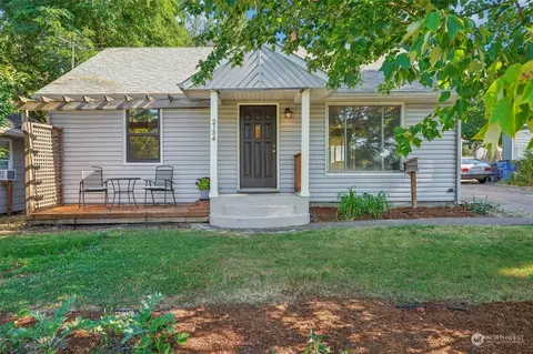 2134 E 16th St, Vancouver, WA 98661