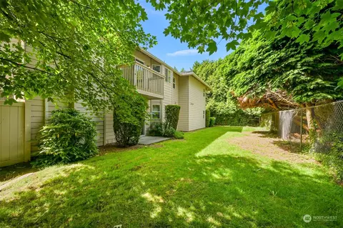 3374 Northwest Ave #202, Bellingham, WA 98225