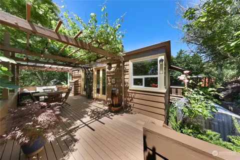 838 Yakima Ave S, Seattle, WA 98144