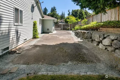Exterior - 12418 52nd Dr SE, Everett, WA 98208 photo 10 of 11