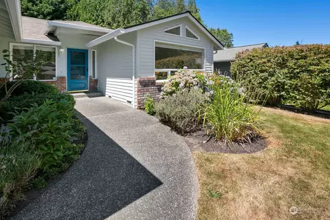 Exterior - 12418 52nd Dr SE, Everett, WA 98208 photo 3 of 11