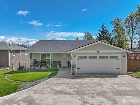 7648 E Montana St, Port Orchard, WA 98366