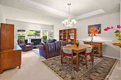4406 Providence Point Pl SE #106, Issaquah, WA 98029