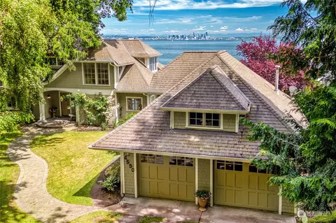 4550 Rockaway Beach Rd NE, Bainbridge Island, WA 98110