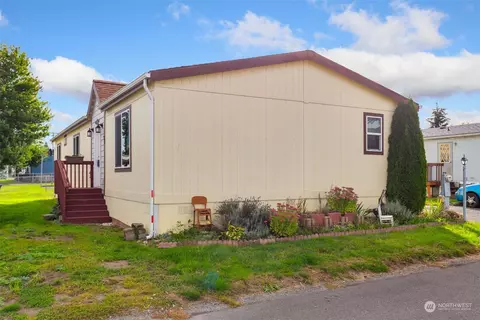 300 Park Ave #59, Buckley, WA 98321