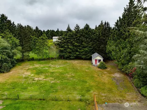 10607 Sandridge Rd, Long Beach, WA 98631