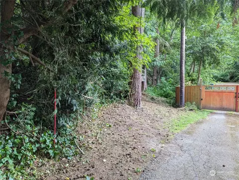 7414 Soundview Dr, Edmonds, WA 98026