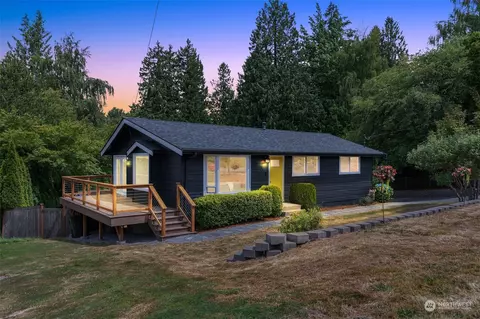 1324 N 40th St, Renton, WA 98056