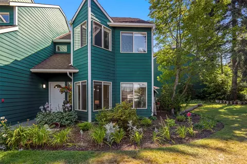 4404 Terrace Dr #12, Everett, WA 98203