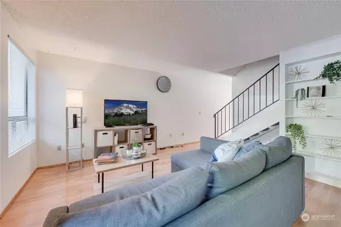7810 196th St #A2, Edmonds, WA 98026