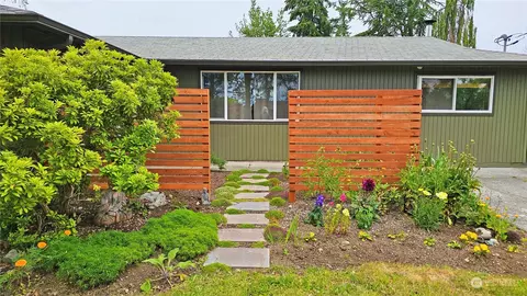 642 River Rd, Sequim, WA 98382