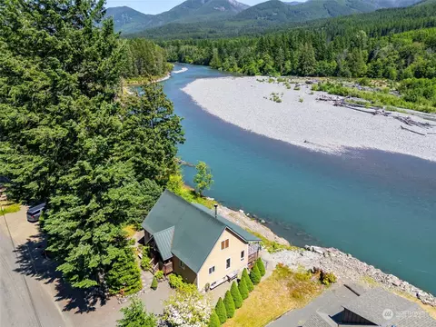 134 Slalom Way, Packwood, WA 98361