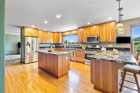 Kitchen - 6608 Everson Goshen Rd, Everson, WA 98247 photo 1 of 3