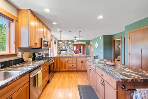 Kitchen - 6608 Everson Goshen Rd, Everson, WA 98247 photo 3 of 3