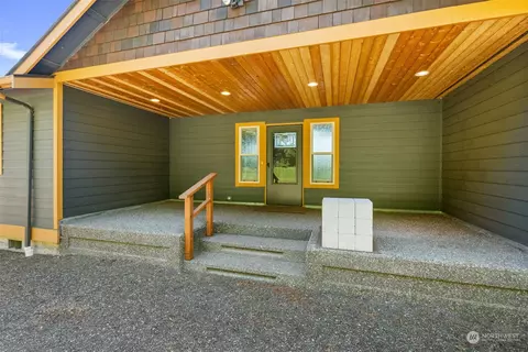 Exterior - 6608 Everson Goshen Rd, Everson, WA 98247 photo 4 of 9