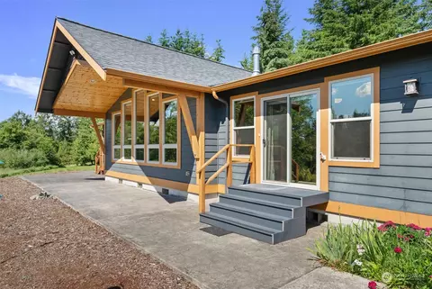 Exterior - 6608 Everson Goshen Rd, Everson, WA 98247 photo 6 of 9
