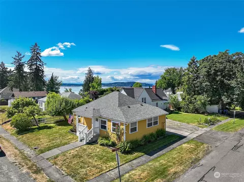 615 Martin St, Steilacoom, WA 98388