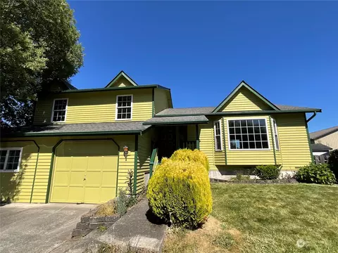 330 SE Fisher Ct, Oak Harbor, WA 98277