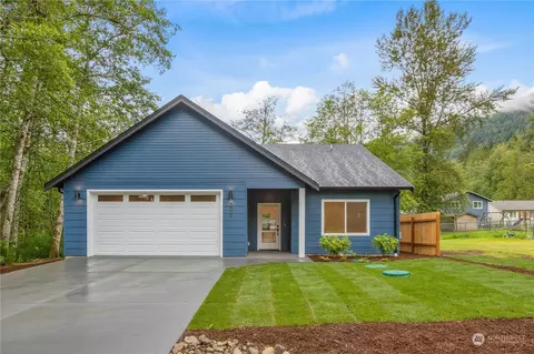 3033 Cedar Ln, Sedro Woolley, WA 98284