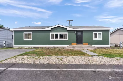 900 N Grape Dr #66, Moses Lake, WA 98837