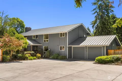 7827 NE 12th St, Medina, WA 98039