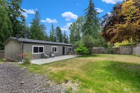 18689 2nd Ave, Suquamish, WA 98392