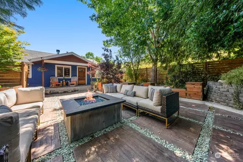 2629 SW Holden St, Seattle, WA 98126