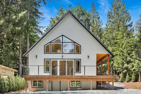 12017 Grouse Ln, Deming, WA 98244