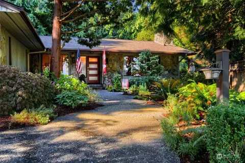 525 Upland Pl, Mount Vernon, WA 98273