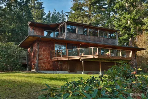 1007 Trails End Ln, Greenbank, WA 98253