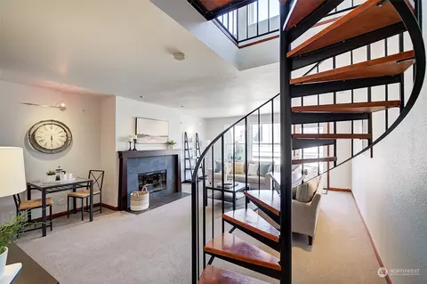 Living - 417 E Pine St #403, Seattle, WA 98122 photo 4 of 4