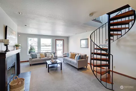 Living - 417 E Pine St #403, Seattle, WA 98122 photo 2 of 4