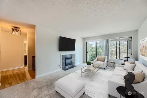 750 N 143rd St #202, Seattle, WA 98133