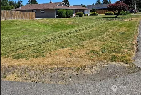 230 5th Ave SW, Pacific, WA 98047
