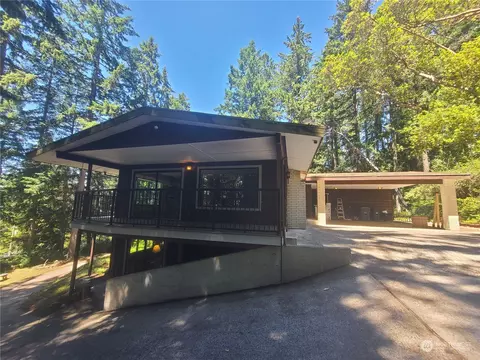 8011 Goodman Dr NW, Gig Harbor, WA 98332