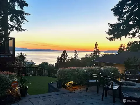 16410 72nd Ave W, Edmonds, WA 98026