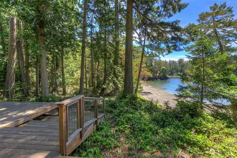77 Old Midden Ln, Shaw Island, WA 98286 photo 9