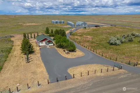 805 Road L NE, Coulee City, WA 99115