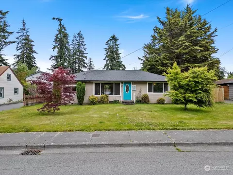 5617 East Dr, Everett, WA 98203