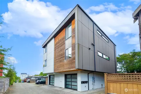 2128 11th Ave W #B, Seattle, WA 98119