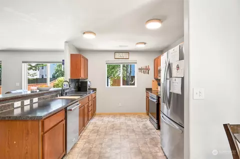 Kitchen - 522 Ruby Peak Ave, Mount Vernon, WA 98273 photo 1 of 5