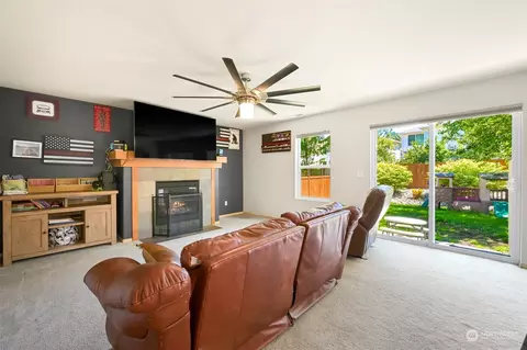 Living - 522 Ruby Peak Ave, Mount Vernon, WA 98273 photo 1 of 1