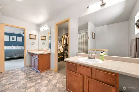 Bath - 522 Ruby Peak Ave, Mount Vernon, WA 98273 photo 3 of 4