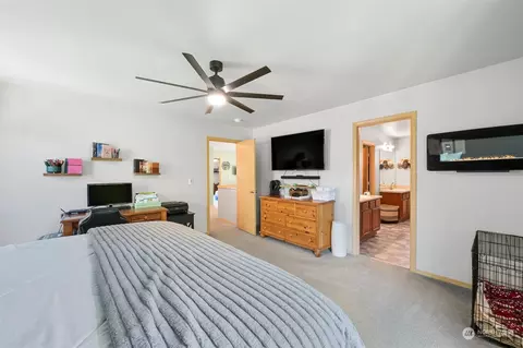 Bedroom - 522 Ruby Peak Ave, Mount Vernon, WA 98273 photo 2 of 5