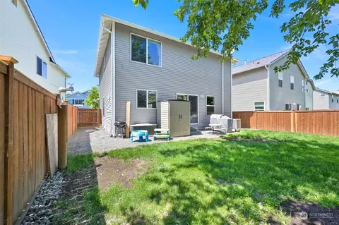 Exterior - 522 Ruby Peak Ave, Mount Vernon, WA 98273 photo 6 of 8
