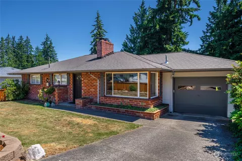 Exterior - 7211 Beverly Blvd, Everett, WA 98203 photo 1 of 7